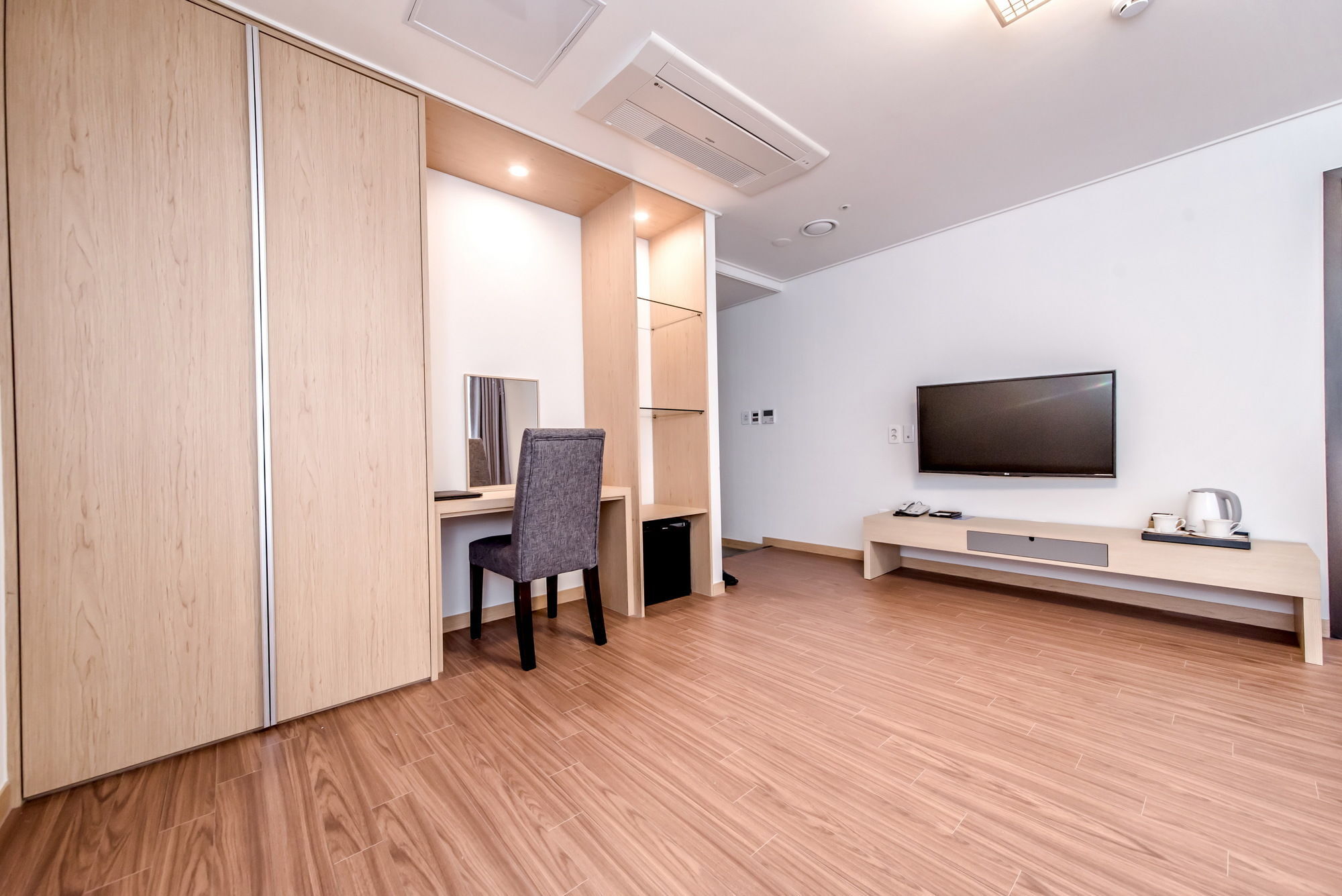 Shalom Hotel 4*